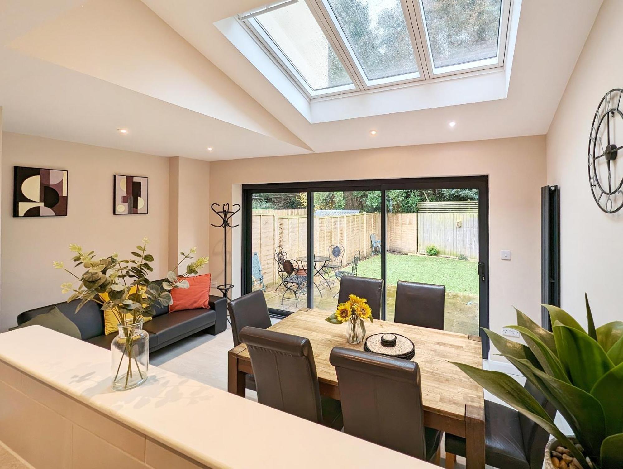 Central Cambridge, Charming 3-Bed House With Free Parking! Exterior photo